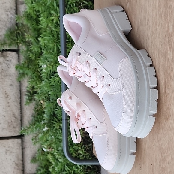 UGG Ashton Hybrid Rosy Beige Women's Chunky Platform Sneakers Size 10 - Picture 1 of 12